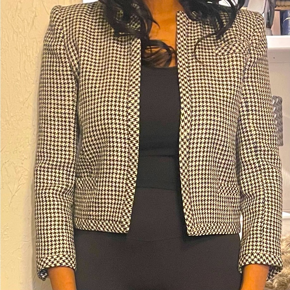 Women’s Valentino Boutique Houndstooth Blazer. Fits Like A Size 6